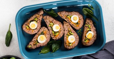 When you can't think of what to cook for dinner, sometimes a simple meatloaf, vegetables and eggs can be all you need. (Shutterstock Photo)