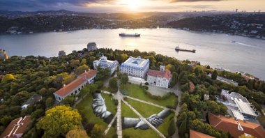 A view of French artist Saype's land art at Boğaziçi University in Istanbul. (Courtesy of Institut français Turkey)
