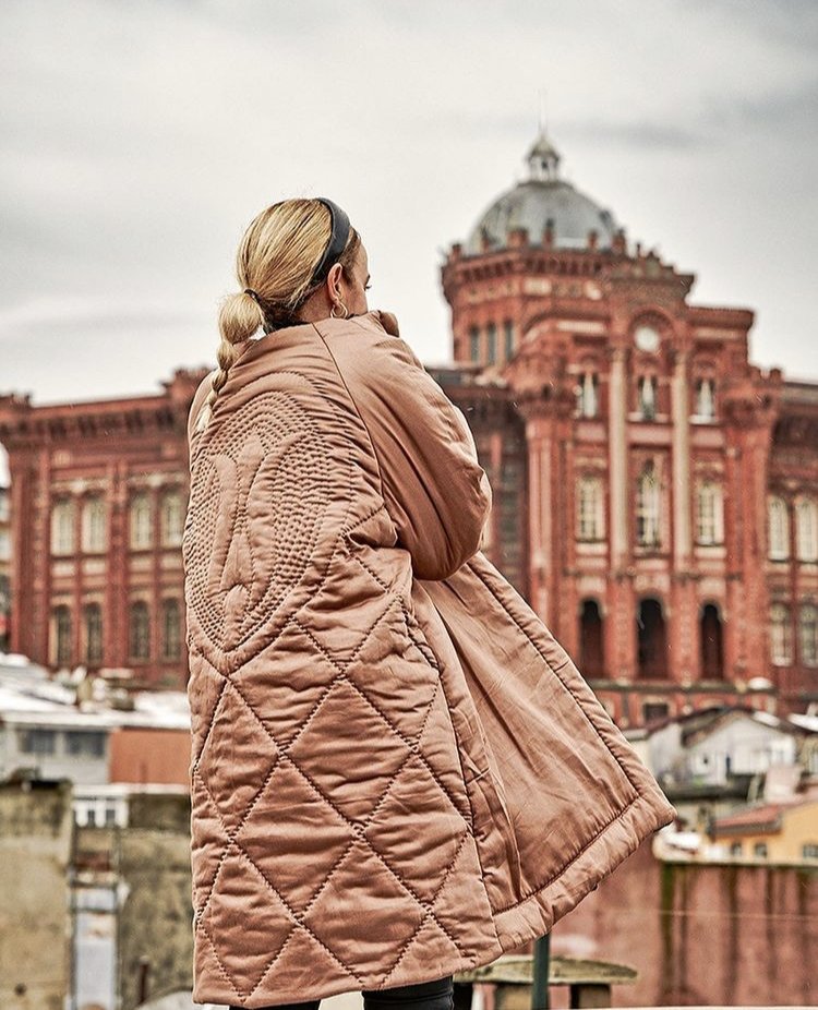 A quilted coat created by Rabia Gül. (Photo courtesy of Ninemin Dolabı)