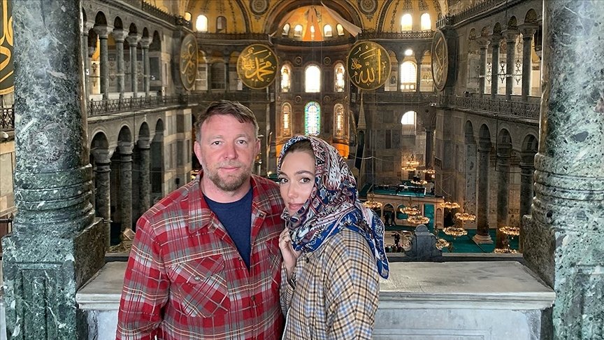 Guy Ritchie (L) with his wife Jacqui Ainsley in the Hagia Sophia Grand Mosque, Istanbul, Turkey, Feb. 28, 2021. (AA Photo)