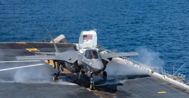 An F-35B Lightning II takes off from the flight deck of the amphibious assault ship USS Essex, Sept. 22, 2018. (Photo by U.S. Navy via AFP)