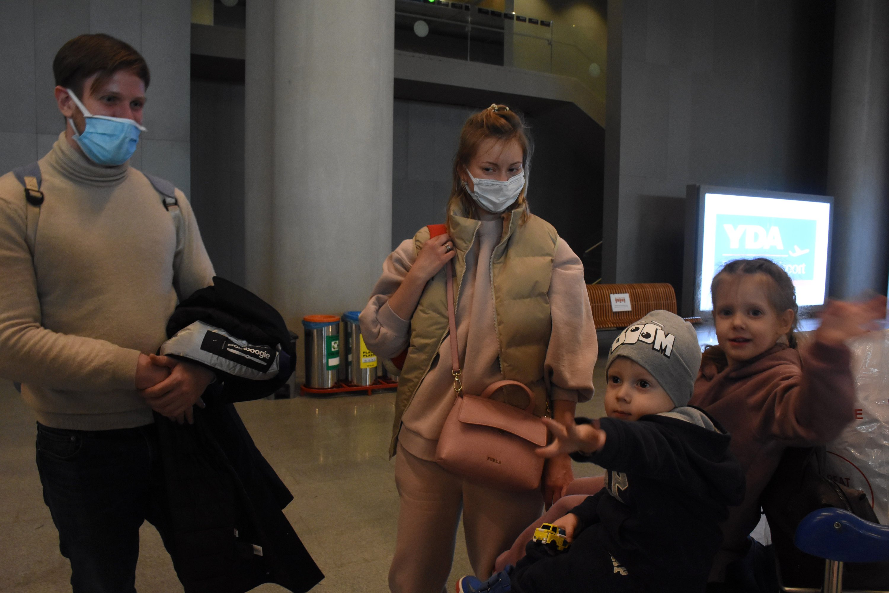 Mihhail Kehonko and his family arrive at Dalaman Airport, Muğla, southwestern Turkey, March 19, 2021. (AA Photo)