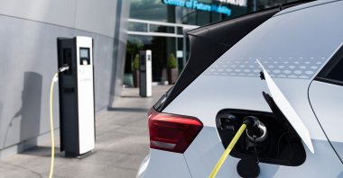 A Volkswagen ID.3 electric car being charged in Dresden, Germany, Sept. 11, 2020. (AFP Photo)