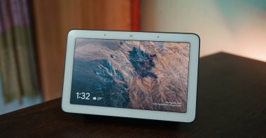 The Google Nest Hub is a Google Assistant smart device that can track your sleep. (Shutterstock Photo)