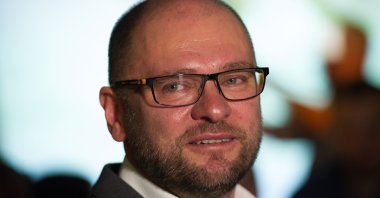 Richard Sulik, Chairman of the Freedom and Solidarity (SaS) party, arrives at the party headquarters during the Slovak parliamentary election in Bratislava, Slovakia, March 5, 2016. (EPA File Photo)