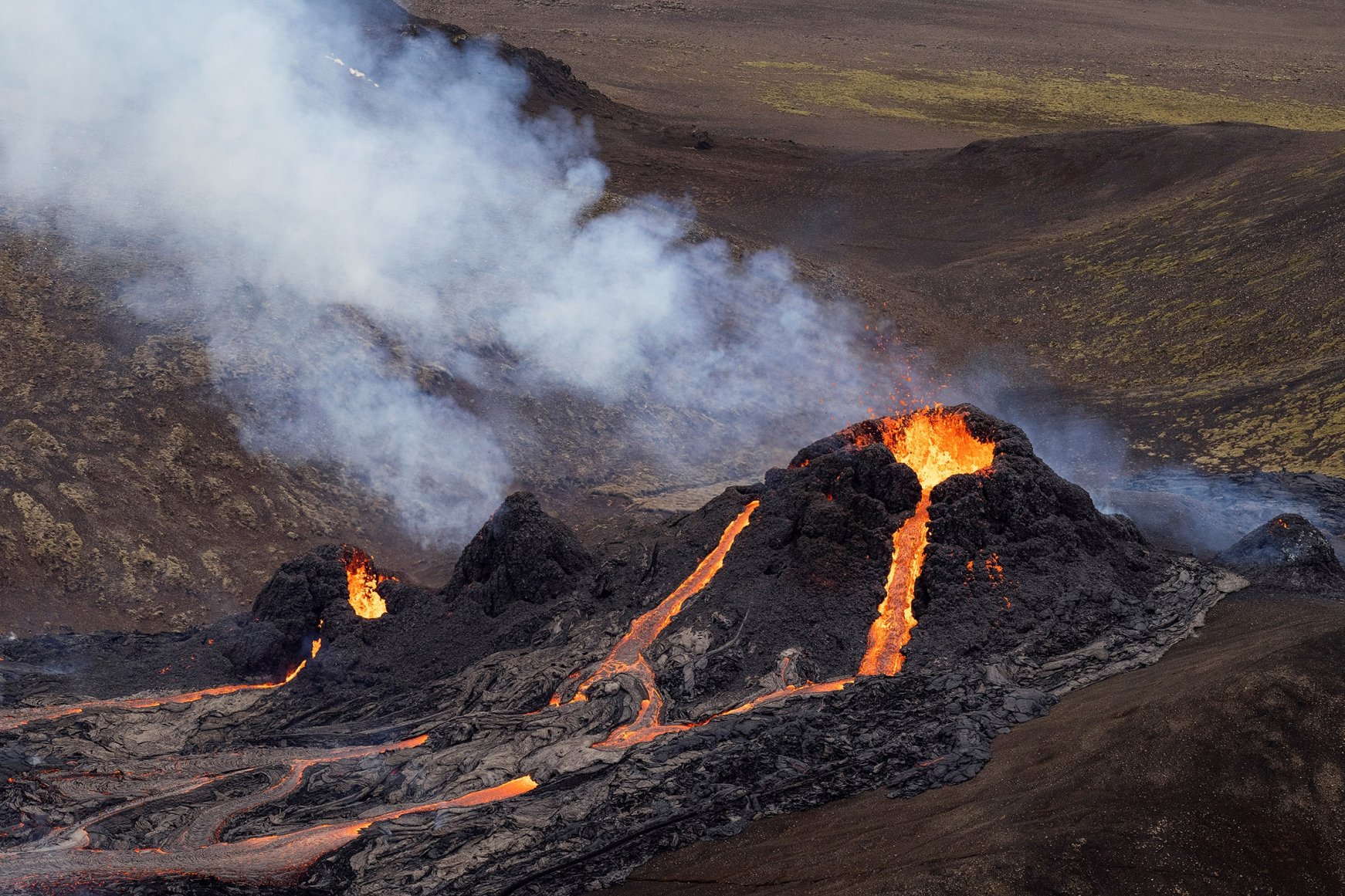 In photos: Volcano erupts near Iceland's capital Reykjavík | Daily Sabah