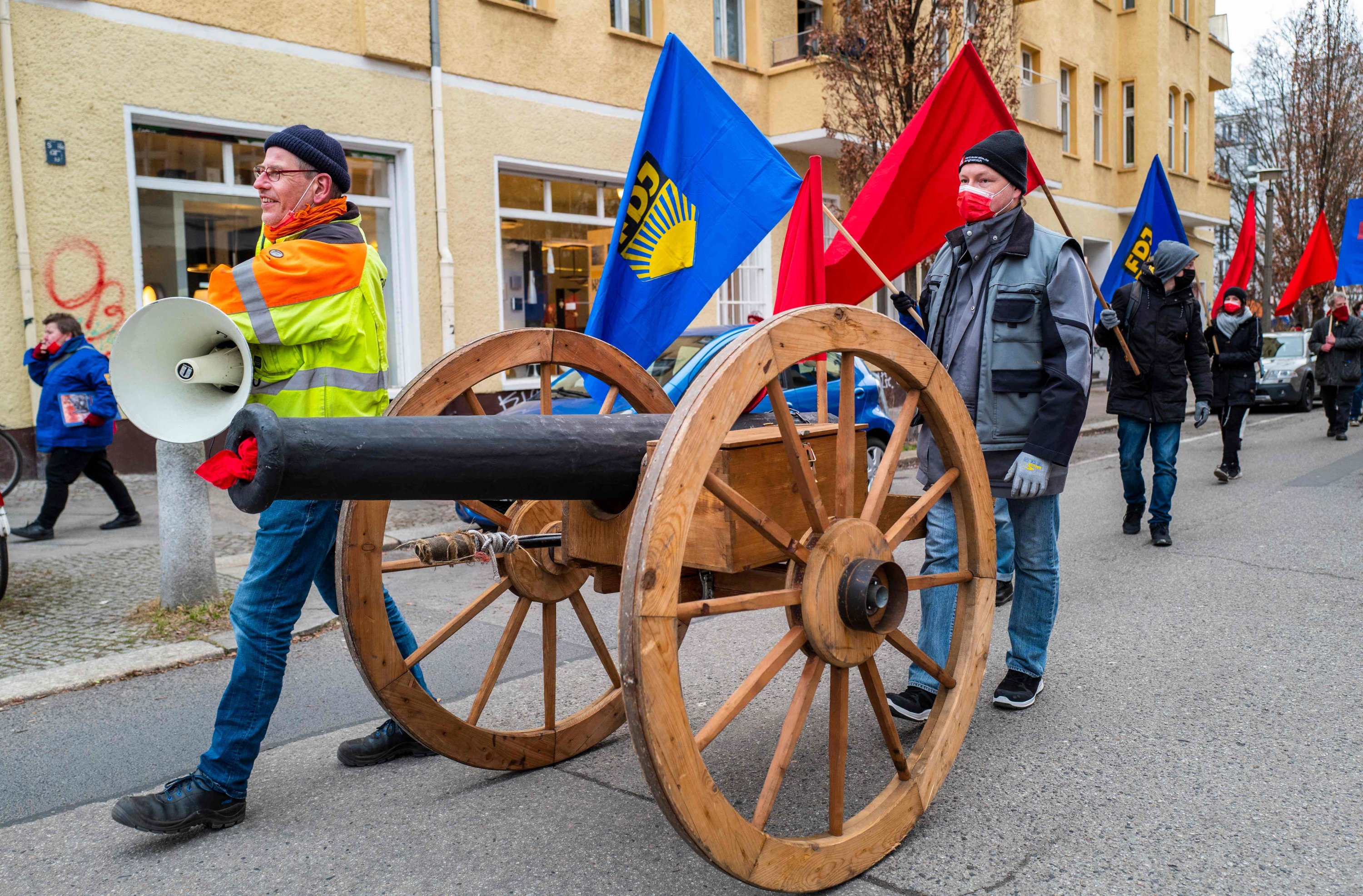 A replica of a cannon is paraded during a demonstration by various leftist organizations to commemorate the 150th anniversary of the Paris Commune uprising, in Berlin, Germay, March 20, 2021. (AFP Photo)