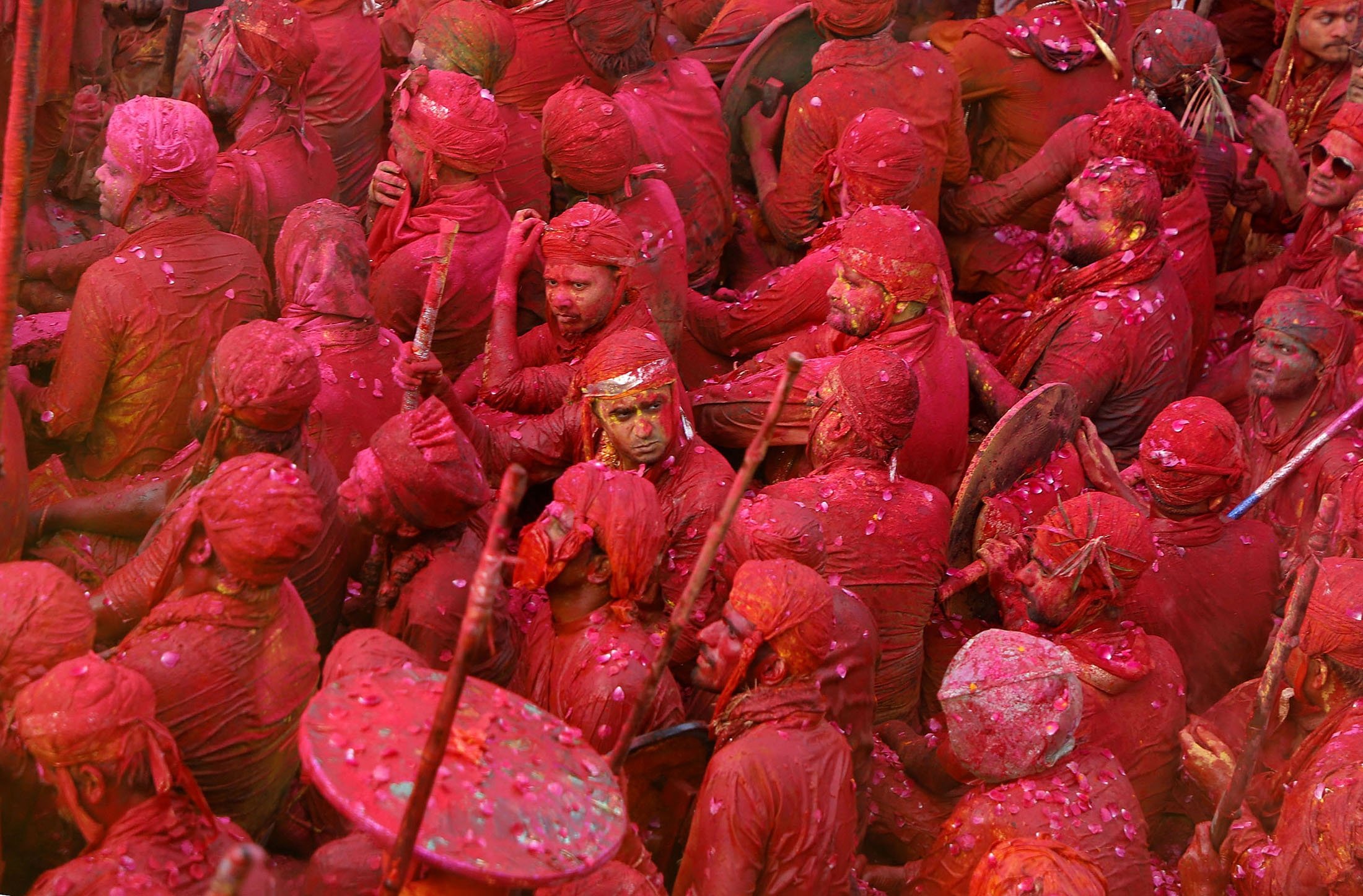 Indians gather for Holi celebrations as virus cases surge Punjab Karnataka  Indian Tamil Nadu Haryana