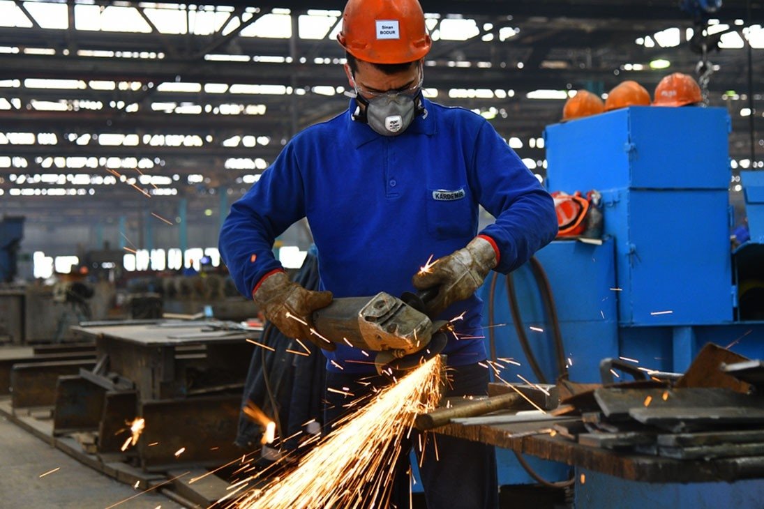 A worker at an iron and steel factory in Kardemir, Karabük, northern Turkey, March 29, 2021. (IHA Photo)