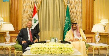 Saudi Arabia's King Salman bin Abdulaziz Al Saud meets with Iraqi Prime Minister Mustafa Al-Kadhimi, in Riyadh, Saudi Arabia, March 31, 2021. (Reuters Photo)