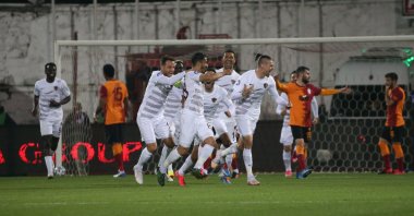 Atakaş Hatayspor players celebrate after a goal in Turkish Süper Lig Week 32 match against Galatasaray, in Antakya, Turkey, on April 3, 2021. (AA Photo)
