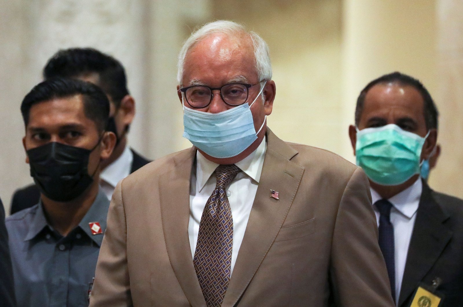 Former Malaysian Prime Minister Najib Razak (C) arrives at Court of Appeal in Putrajaya, Malaysia, April 5, 2021. (Reuters Photo)