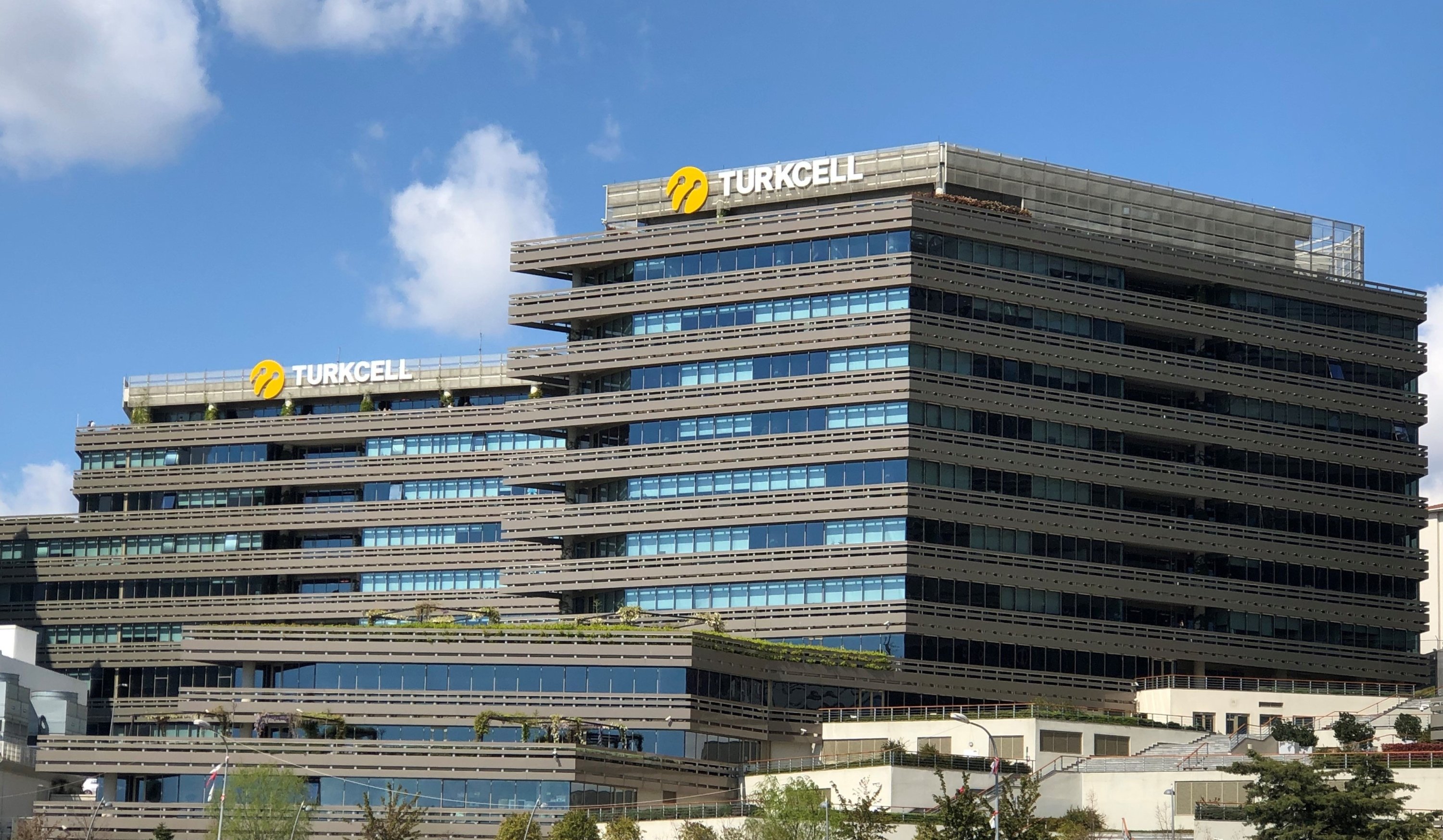 Major mobile operator Turkcell mulls listing of its internet unit | Daily  Sabah