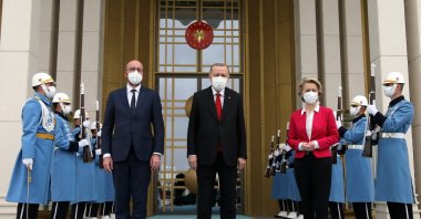 European Council head Charles Michel (L), President Recep Tayyip Erdoğan (C) and the head of the European Union Commission, Ursula von der Leyen, as the president receives the EU diplomats at the Presidential Complex in Ankara, Turkey, April 6, 2021.
