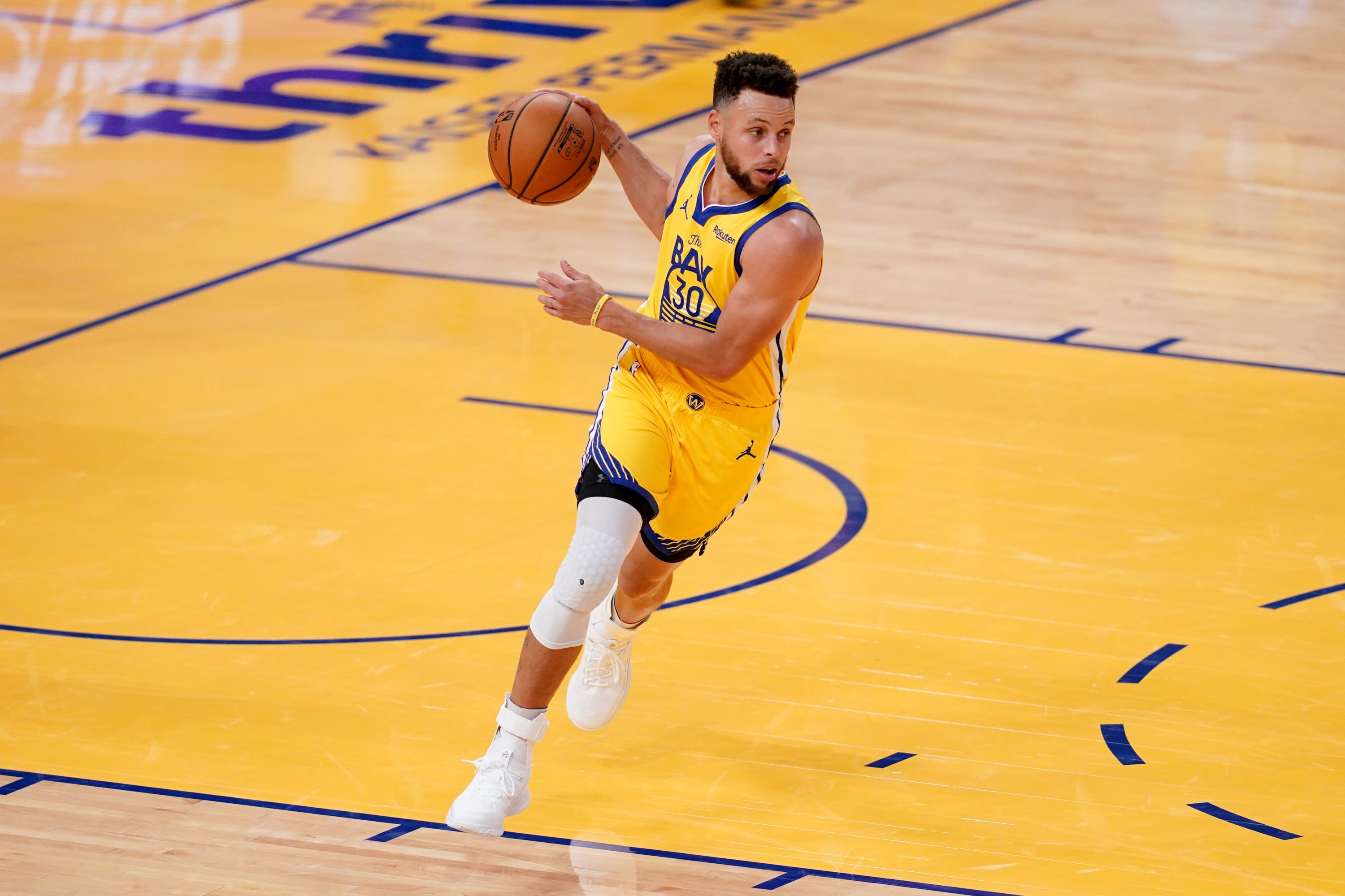 Golden State Warriors: Stephen Curry deserves MVP recognition