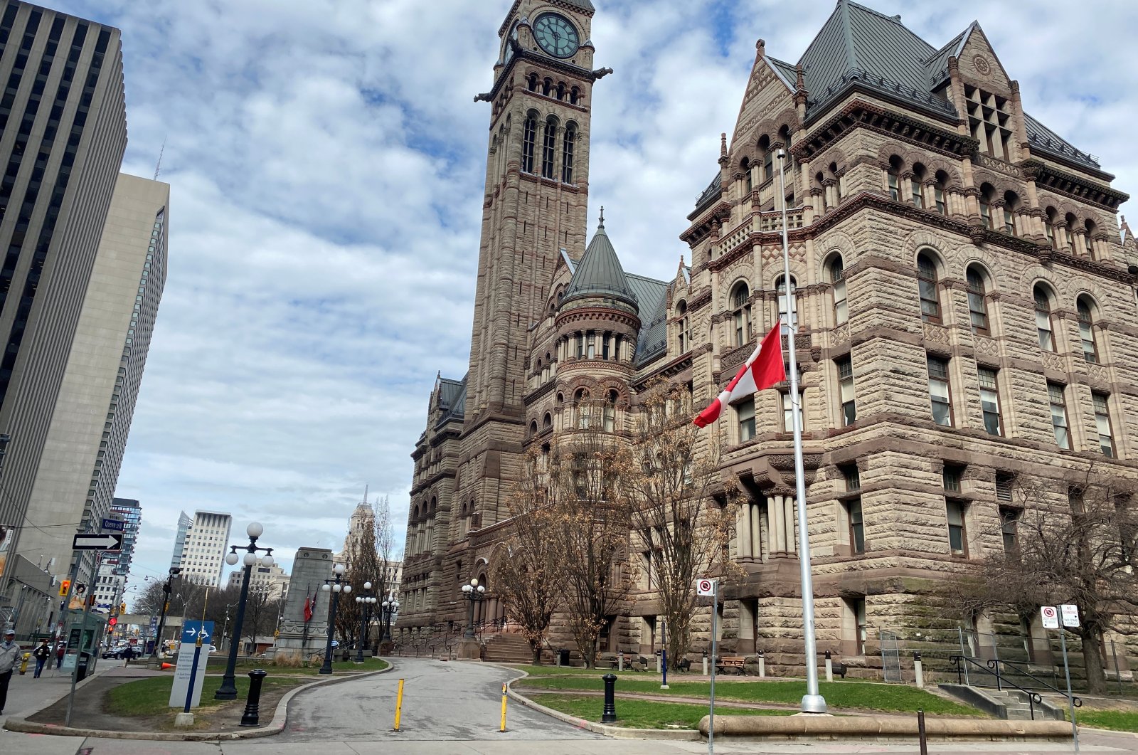 A Canadian flag flies at half-mast outside Old City Hall in Toronto after Britain's Prince Philip died at the age of 99. Toronto, Canada, April 9, 2021. (Reuters Photo)