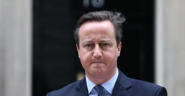 Former British Prime Minister David Cameron makes a statement to the media outside 10 Downing Street in London, Feb. 20, 2016. (AFP Photo)