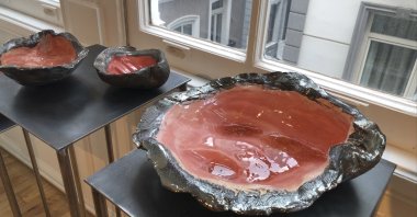 Emine Boyner Kürşat, "Oyster," 2021, ceramics, variable sizes. (Photo by Matt Hanson)