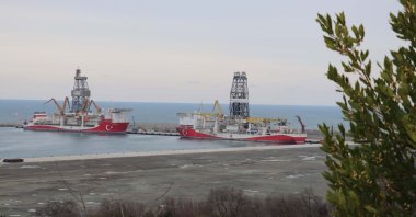 Turkey's drilling vessels Kanuni (L) and Fatih at the Port of Filyos in Zonguldak, northern Turkey, March, 20, 2021. (AA Photo)