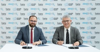 Insha Ventures General Manager Yakup Sezer (L) sits next to Identify Turkey General Manager Ali Haydar Ünsal.