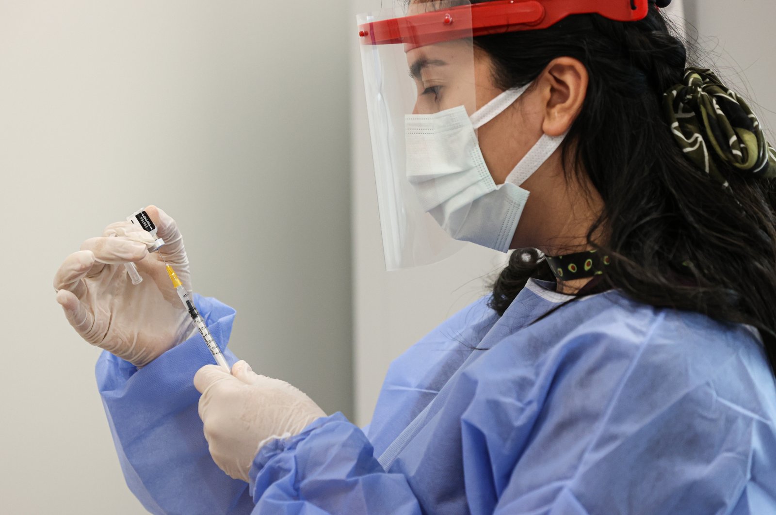 A nurse prepares an injection of Pfizer-BioNTech's COVID-19 vaccine at Başakşehir Pine and Sakura City Hospital, Istanbul, Turkey, April 20, 2021. (AA Photo)