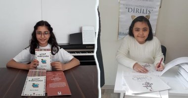 Young authors Duru Unur (L) and Nehir Yılmaz were discovered by a foundation dedicated to gifted children. (AA PHOTO)