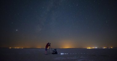 Comet Neowise photographed over Lake Tuz in Ankara, near the border with Aksaray and Konya. (AA Photo)