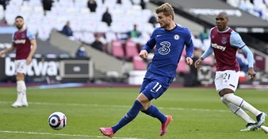 Chelsea's Timo Werner (C) in action during a Premier League match against West Ham United, London, Britain, April 24, 2021. (EPA Photo)