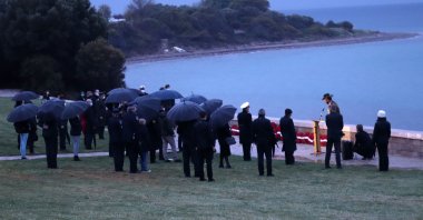 Participants attend the dawn service at Anzac Cove, in Çanakkale, western Turkey, April 25, 2021. (DHA PHOTO)
