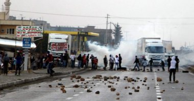 Smoke billows amid the Ain al-Arab riots in Turkey's southeastern Mardin province's Nusaybin district, Feb. 12, 2014. (THA Photo)