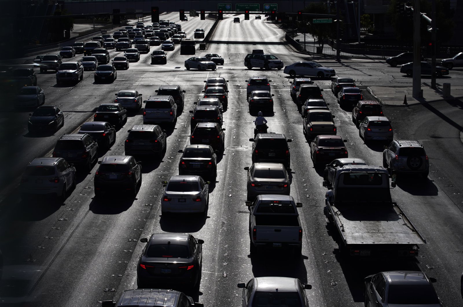 Cars wait at a red light during rush hour in Las Vegas, U.S., April 22, 2021. (AP Photo)