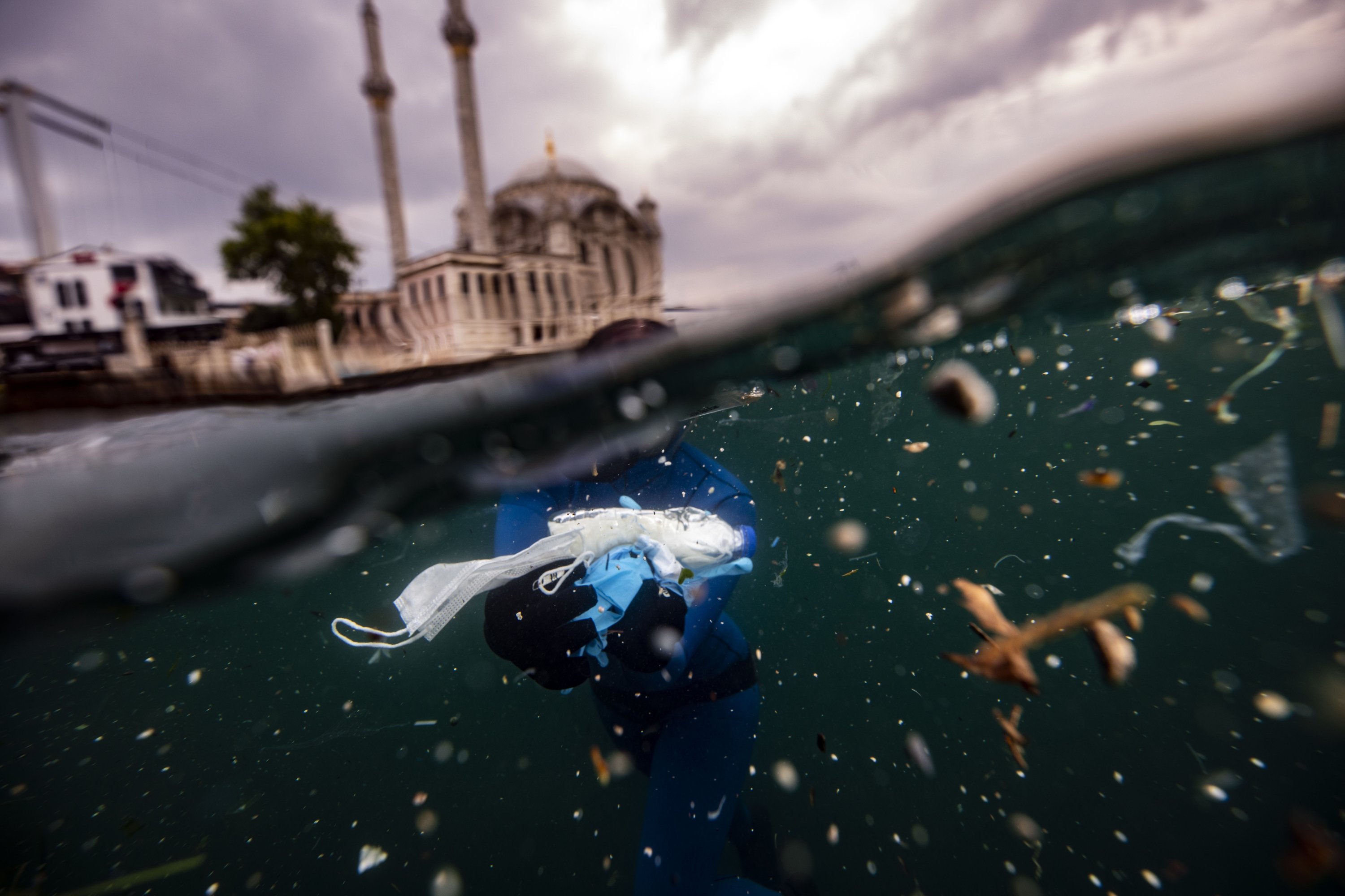 Turkish diver Şahika Ercümen dives in the waters of the Bosporus to show the plastic pollution in Istanbul. (AA Photo)