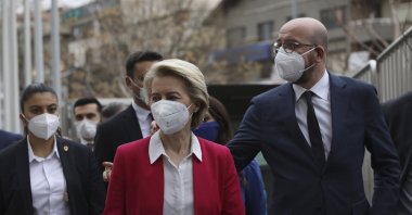 European Commission President Ursula von der Leyen (C) and European Council President Charles Michel arrive for a joint news conference after talks with President Recep Tayyip Erdoğan, in Ankara, Turkey, April 6, 2021. (AP Photo)