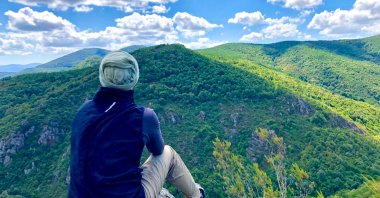 Expat Linda Hyökki enjoys the view after a rewarding hike in Derince, Kocaeli. (Photo courtesy of Linda Hyökki)