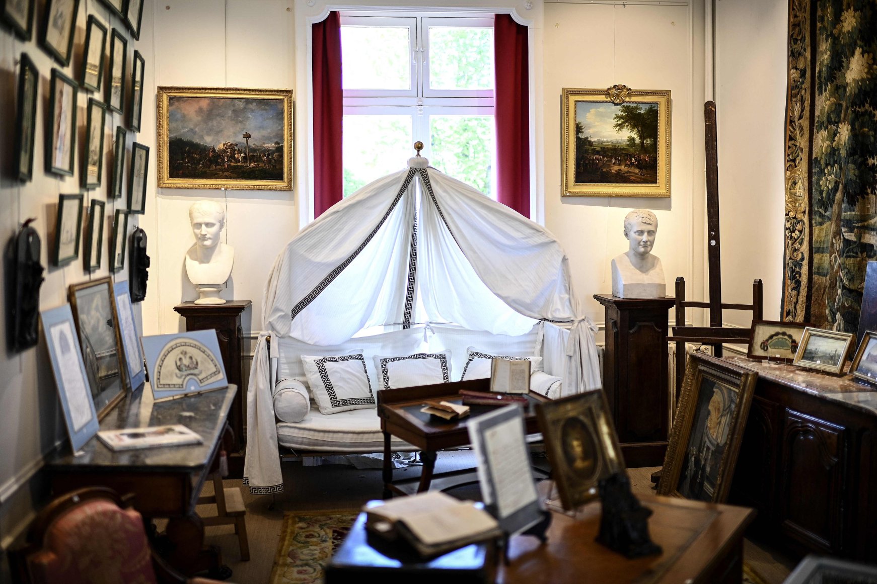 Napoleon’s belongings go on auction for 200th death anniversary | Daily ...