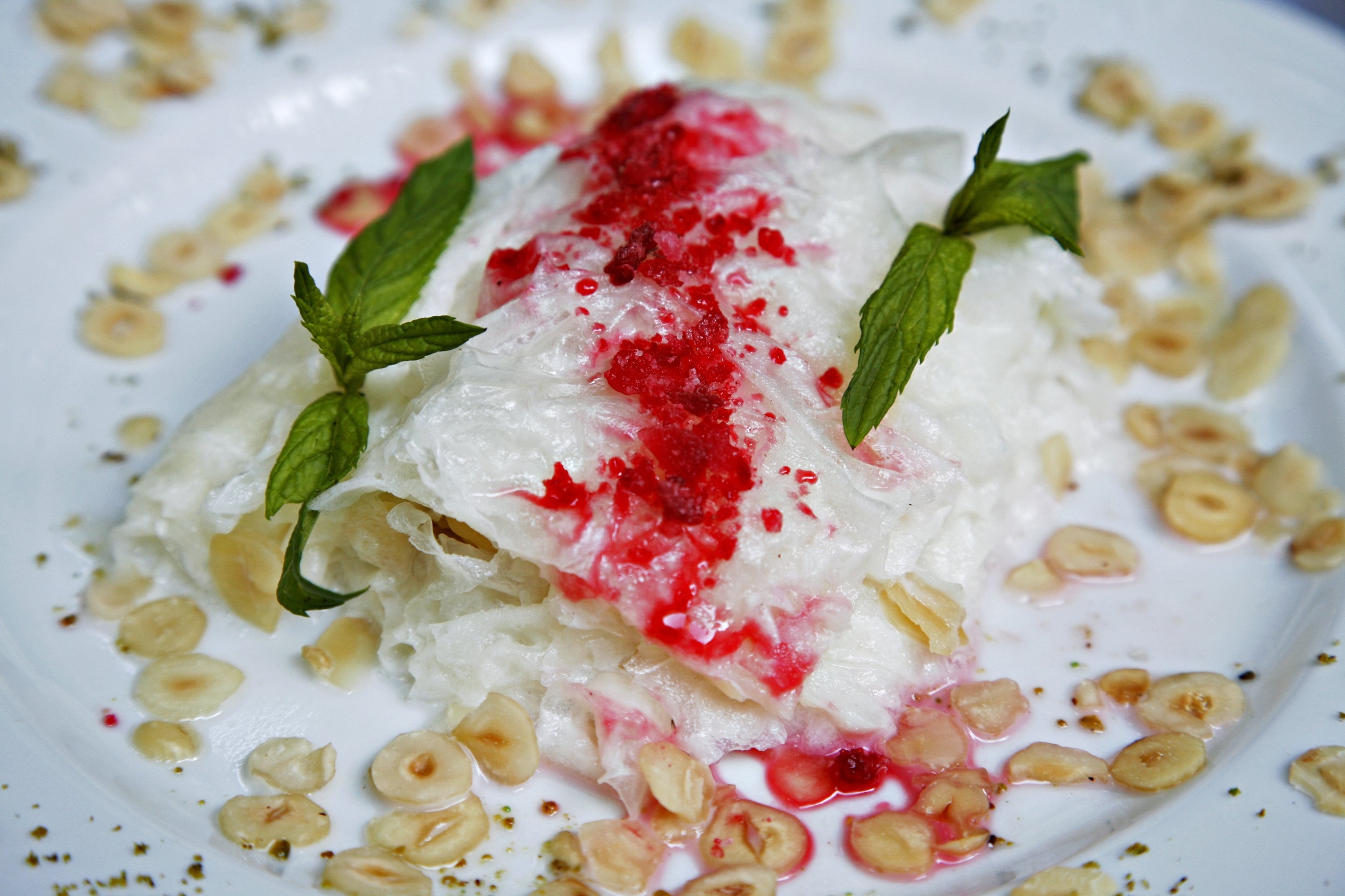 Güllaç is the symbolic Ottoman dessert of Ramadan. (File Photo) 