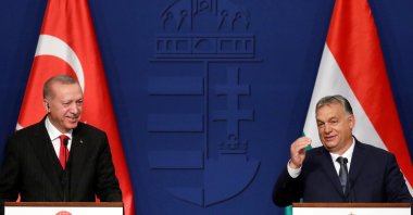 President Recep Tayyip Erdoğan (L) and Hungarian Prime Minister Viktor Orban hold a news conference in Budapest, Hungary, November 7, 2019. (REUTERS Photo)