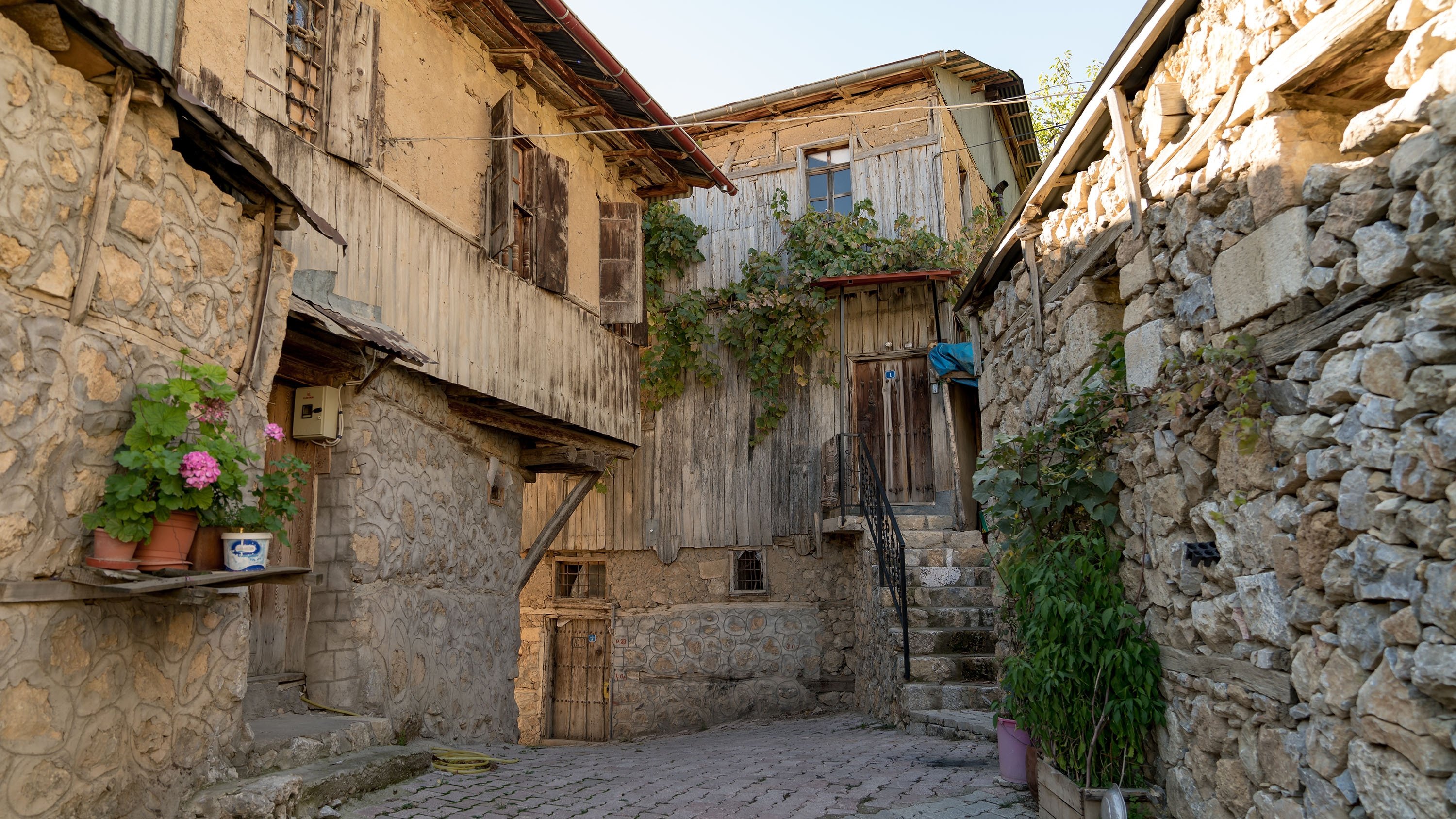 Some wooden houses in Kemaliye, Erzincan, eastern Turkey. (Shutterstock Photo)
