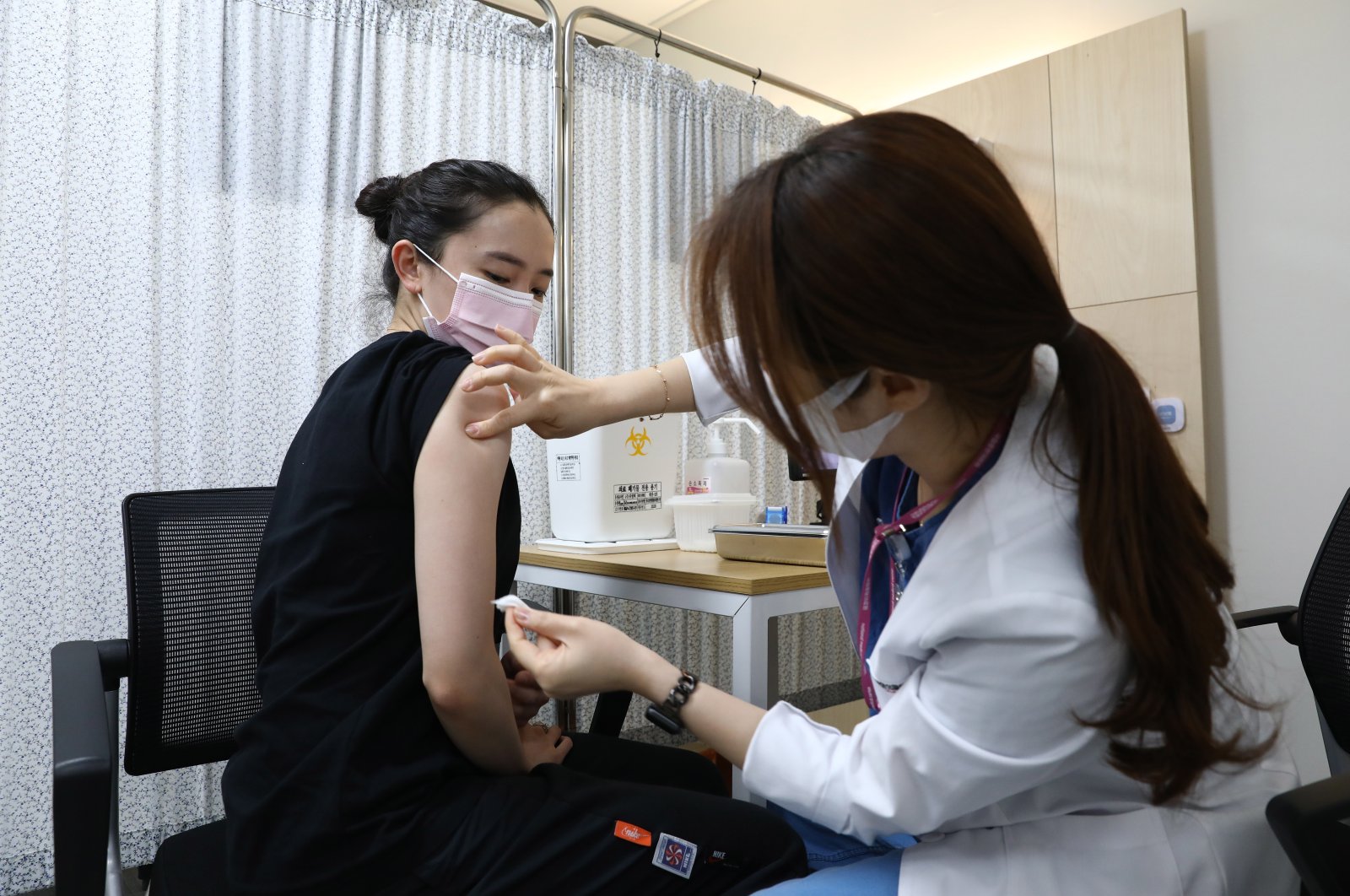 South Korean Olympic table tennis team player Jeon Ji-hee receives the first dose of the Pfizer-BioNTech COVID-19 vaccine at the National Medical Center in Seoul, South Korea, April 29, 2021. (EPA Photo)