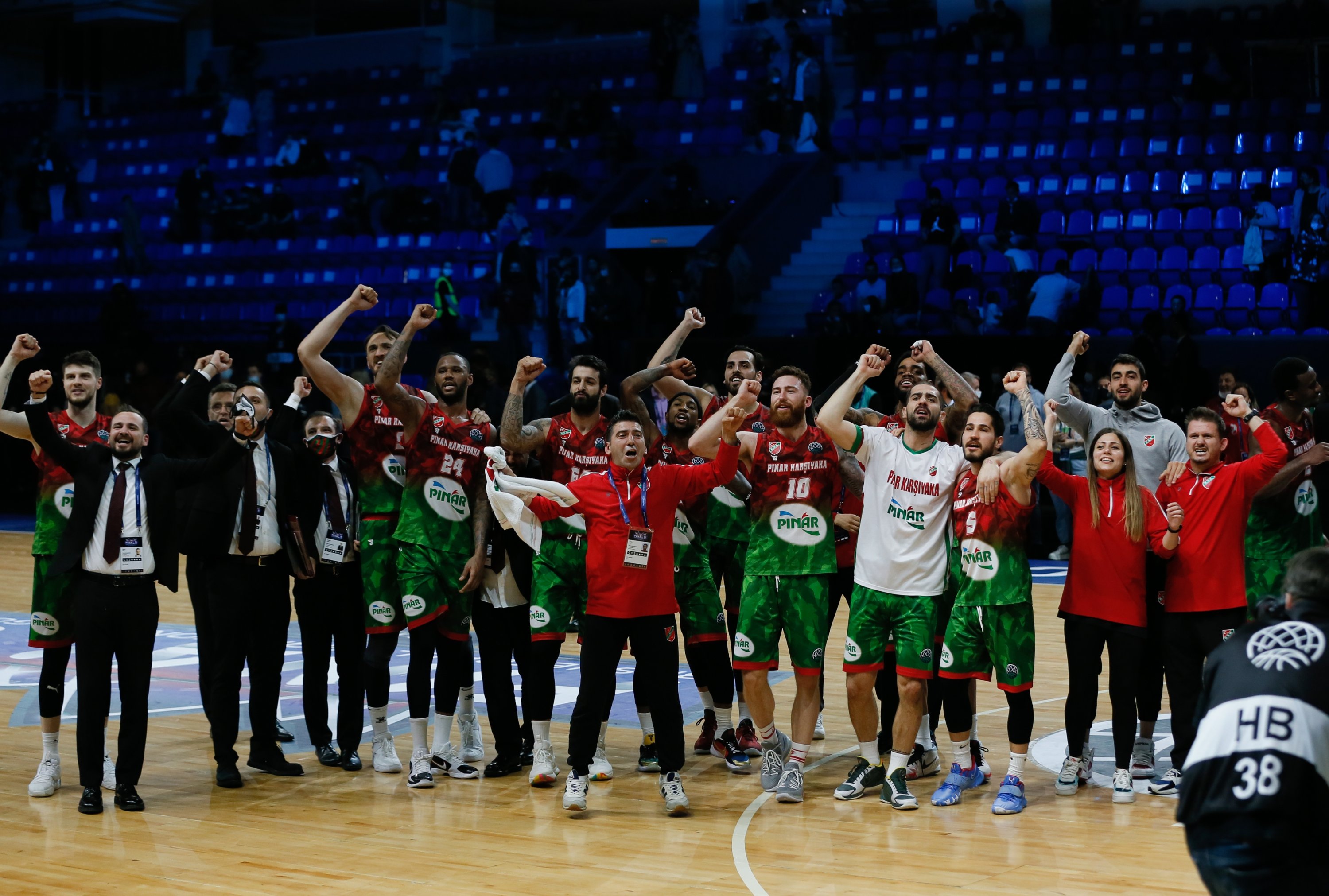 Pınar Karşıyaka squad celebrates after FIBA Basketball Champions League semifinal victory against Casademont Zaragoza at the Entertainment Complex Nagorny in Nizhny Novgorod, Russia, May 7, 2021. (AA Photo)