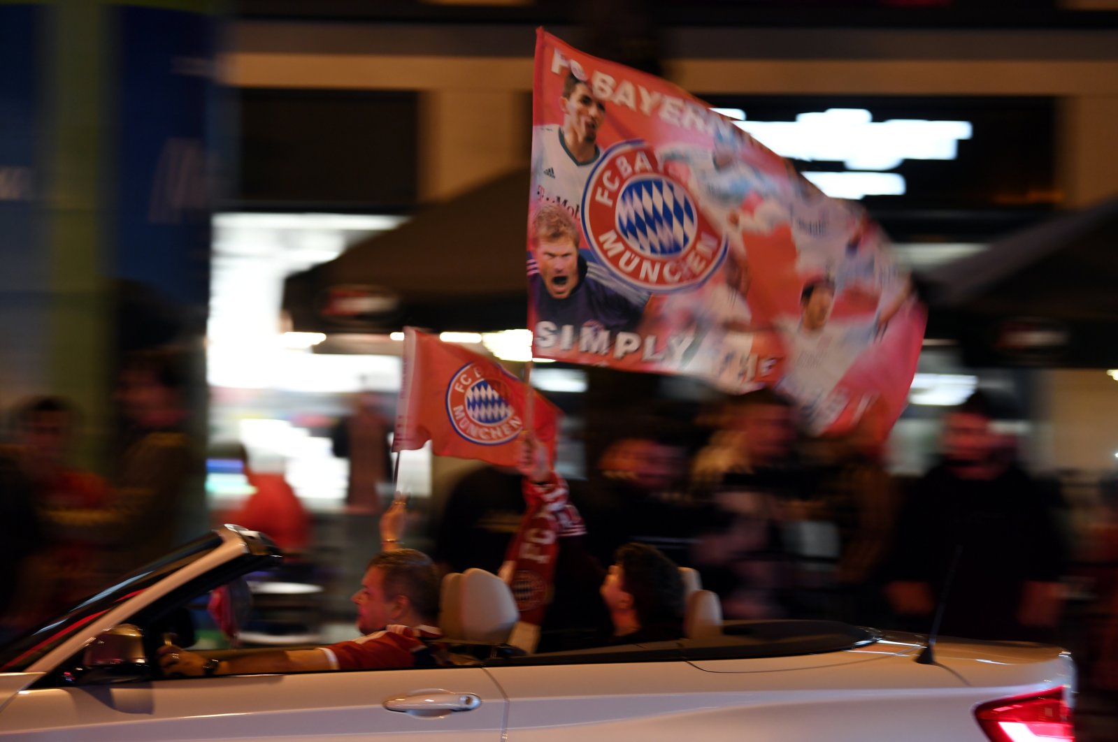 Bayern Munich fans celebrate winning the Champions League, as play resumes behind closed doors following the outbreak of the coronavirus disease (COVID-19), August 23, 2020. (Reuters Photo)