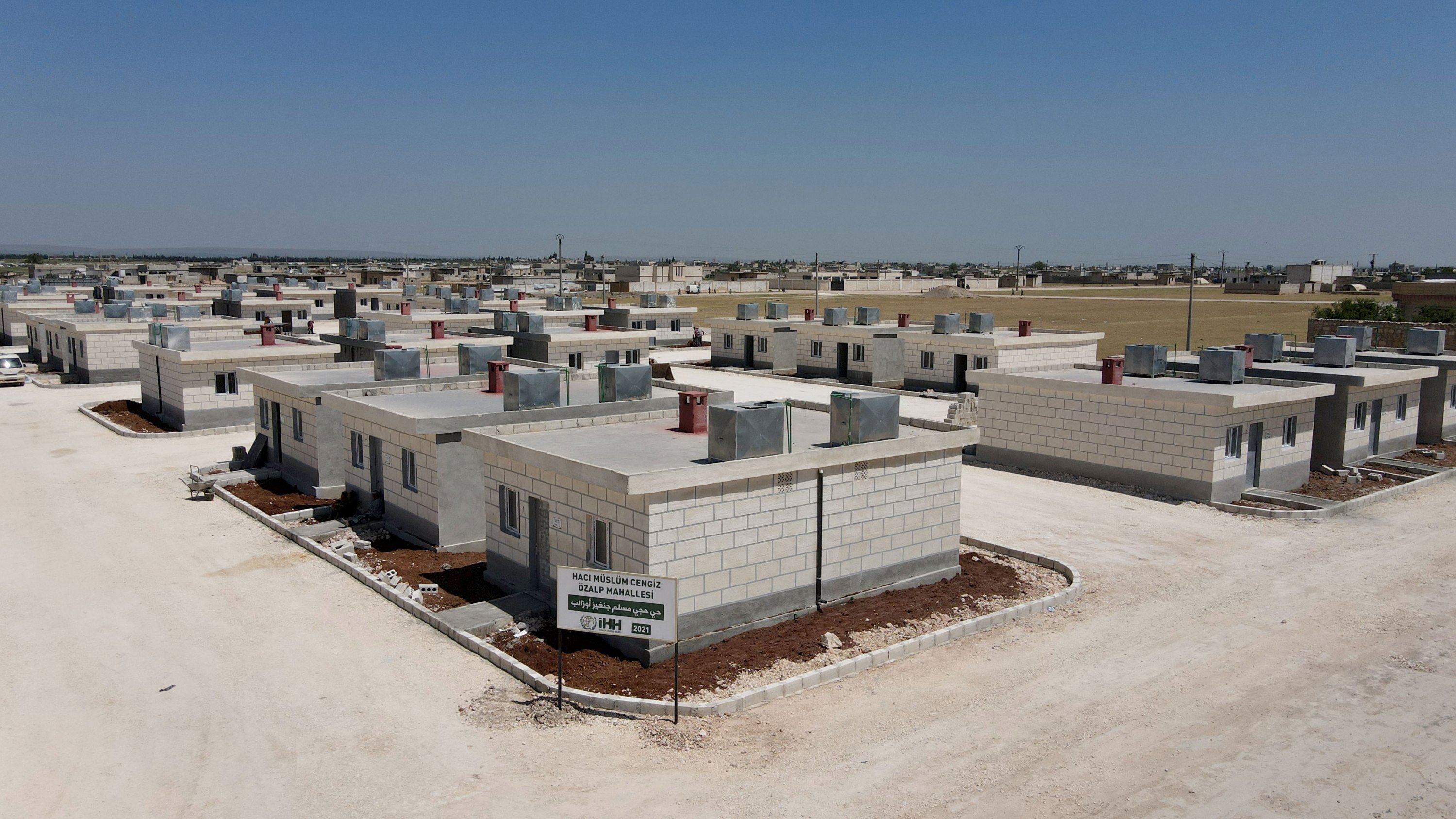 Syrians Need 100 000 More Cinder Block Houses Turkish Aid Group 