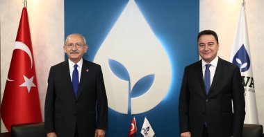 Ali Babacan (R), the former deputy prime minister and the head of the Democracy and Progress Party (DEVA), and Kemal Kılıçdaroğlu, the head of the main opposition Republican People's Party (CHP), pose during a meeting in Ankara, Turkey, Oct. 8, 2020. (AA Photo)