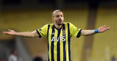 Fenerbahçe defender Caner Erkin reacts during a Süper Lig match against Sivasspor, Sivas, central Turkey, May 11, 2021. (AA Photo)