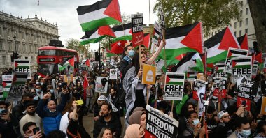 Supporters of Palestine attend an emergency 'Rally for Jerusalem' outside 10 Downing street, in London, Britain, 11 May 2021. (EPA Photo)