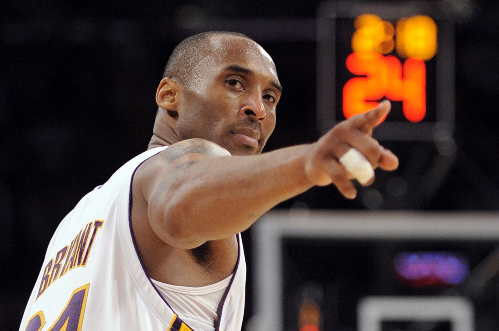 Former Los Angeles Lakers guard Kobe Bryant (24) gestures during an NBA match against Orlando Magic, Los Angeles, California, U.S., June 7, 2009. (AP photo)