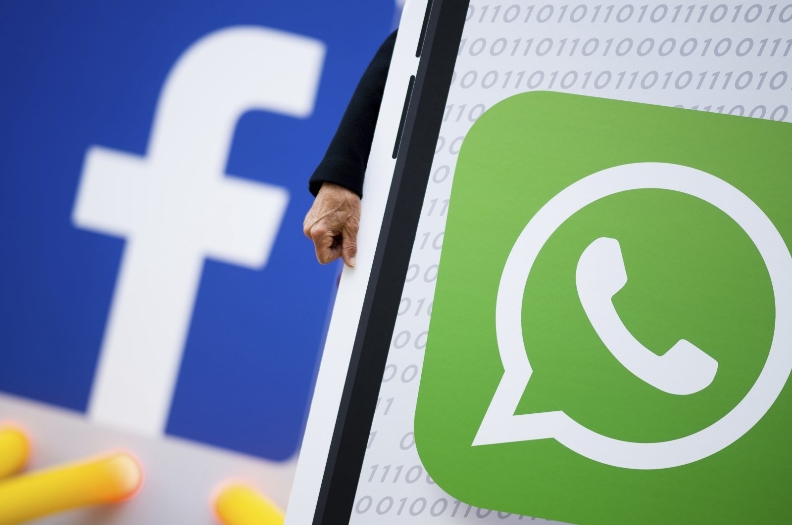 WhatsApp afferma che non eliminerà gli account che rifiutano la nuova politica sulla privacy