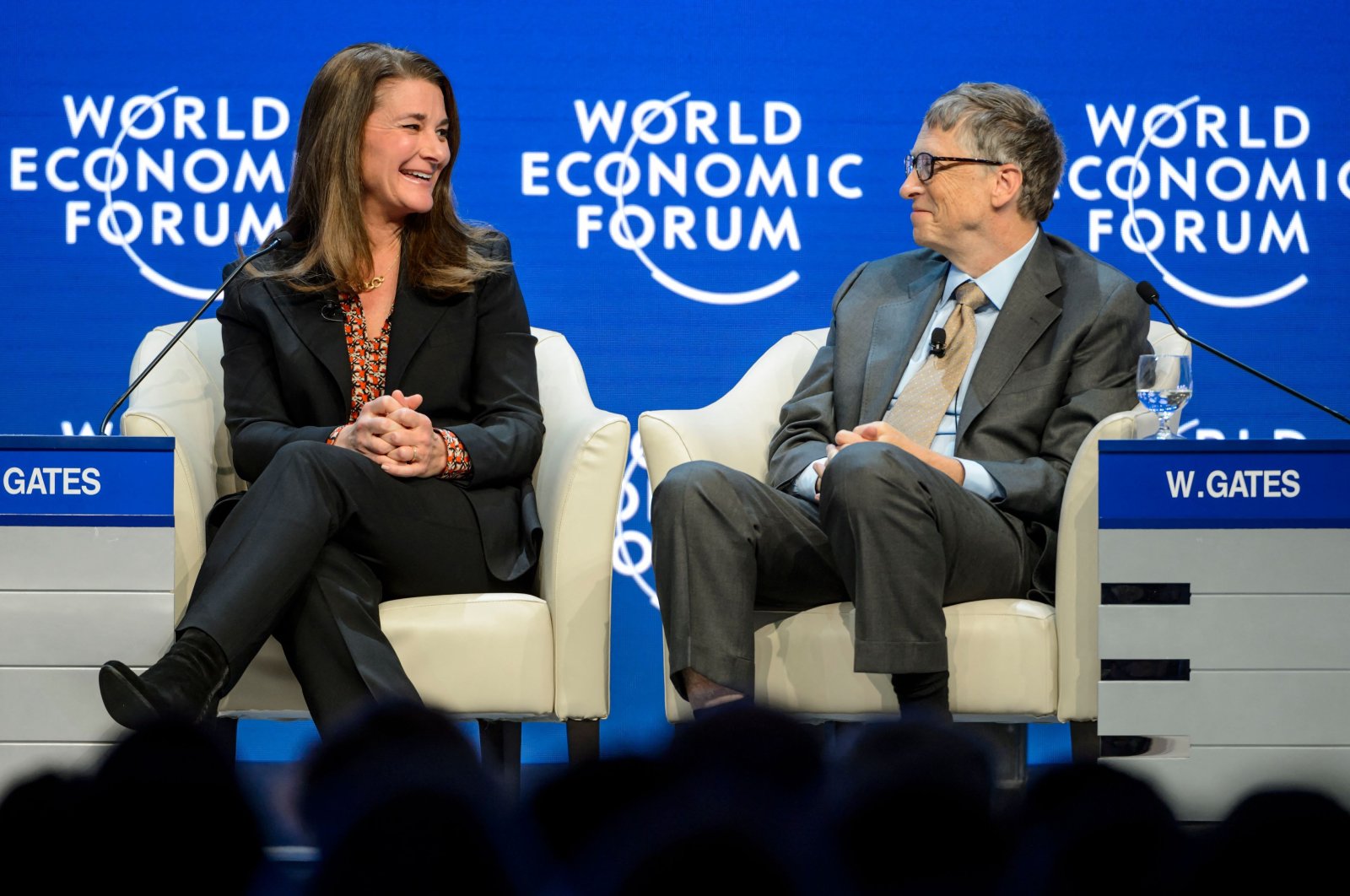 Melinda and Bill Gates attend a session at the Congress Center during the World Economic Forum (WEF) annual meeting in Davos, Switzerland, Jan. 23, 2015. (AFP Photo)