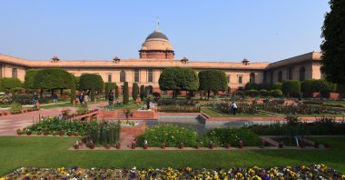 Flowers blooming at Mughal Garden of Rashtrapati Bhavan, Kashmir, on February 11, 2021. (Getty Images)