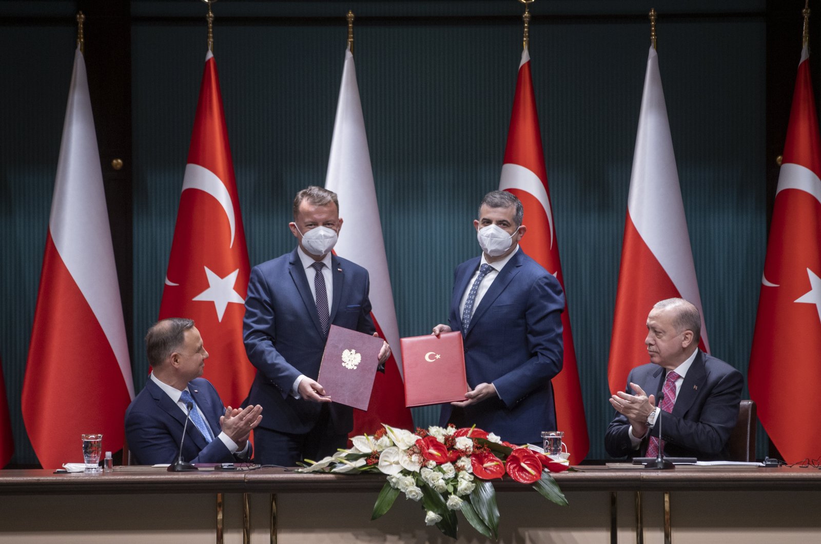 Polonia cumpără inițial 24 de drone turcești pentru NATO și Uniunea Europeană